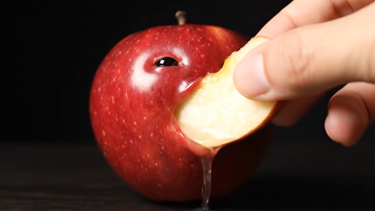 AI Fruits Eating Themselves / Niche Fruit