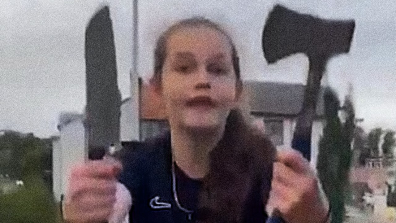 Axe and Knife Girl / Young Queen of Scots / Mayah Sommers Video Meme Template