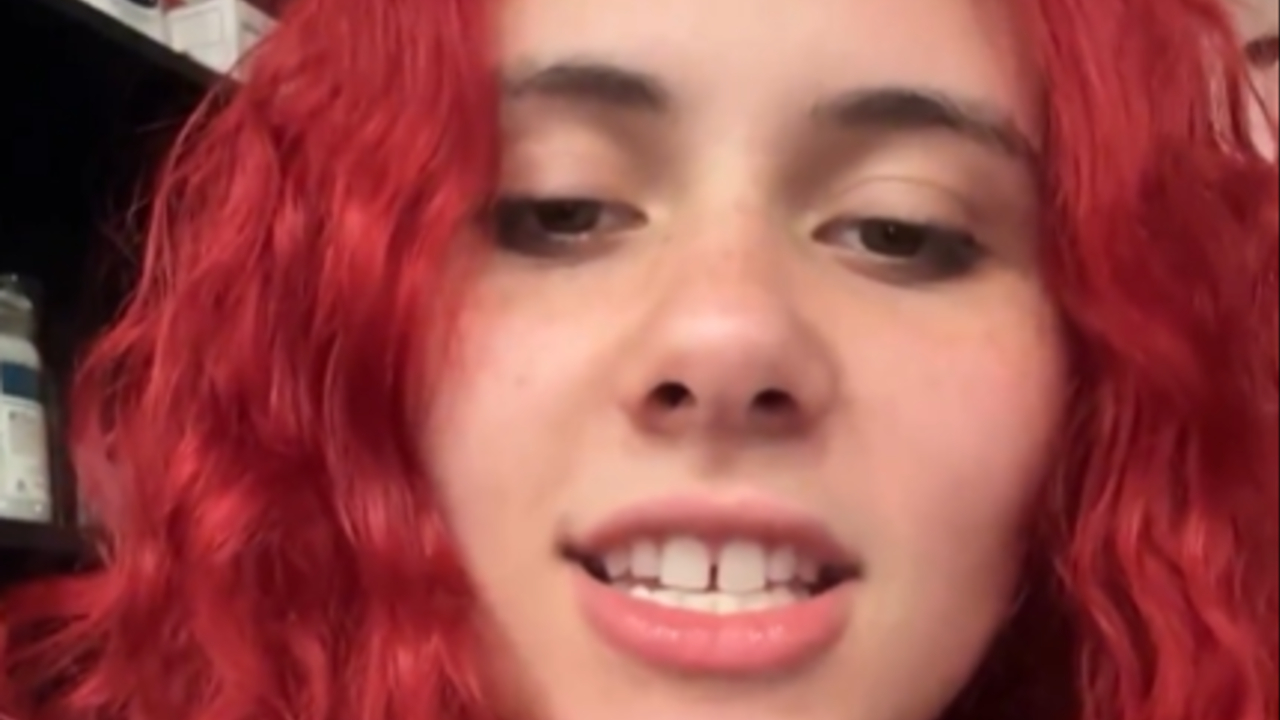 Björk Singing "I'm On That Good Kush and Alcohol" Meme Template