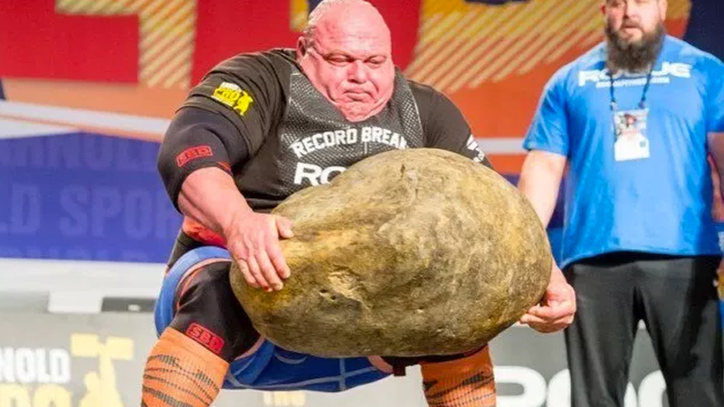 Dimitar Savatinov Lifting Giant Stone