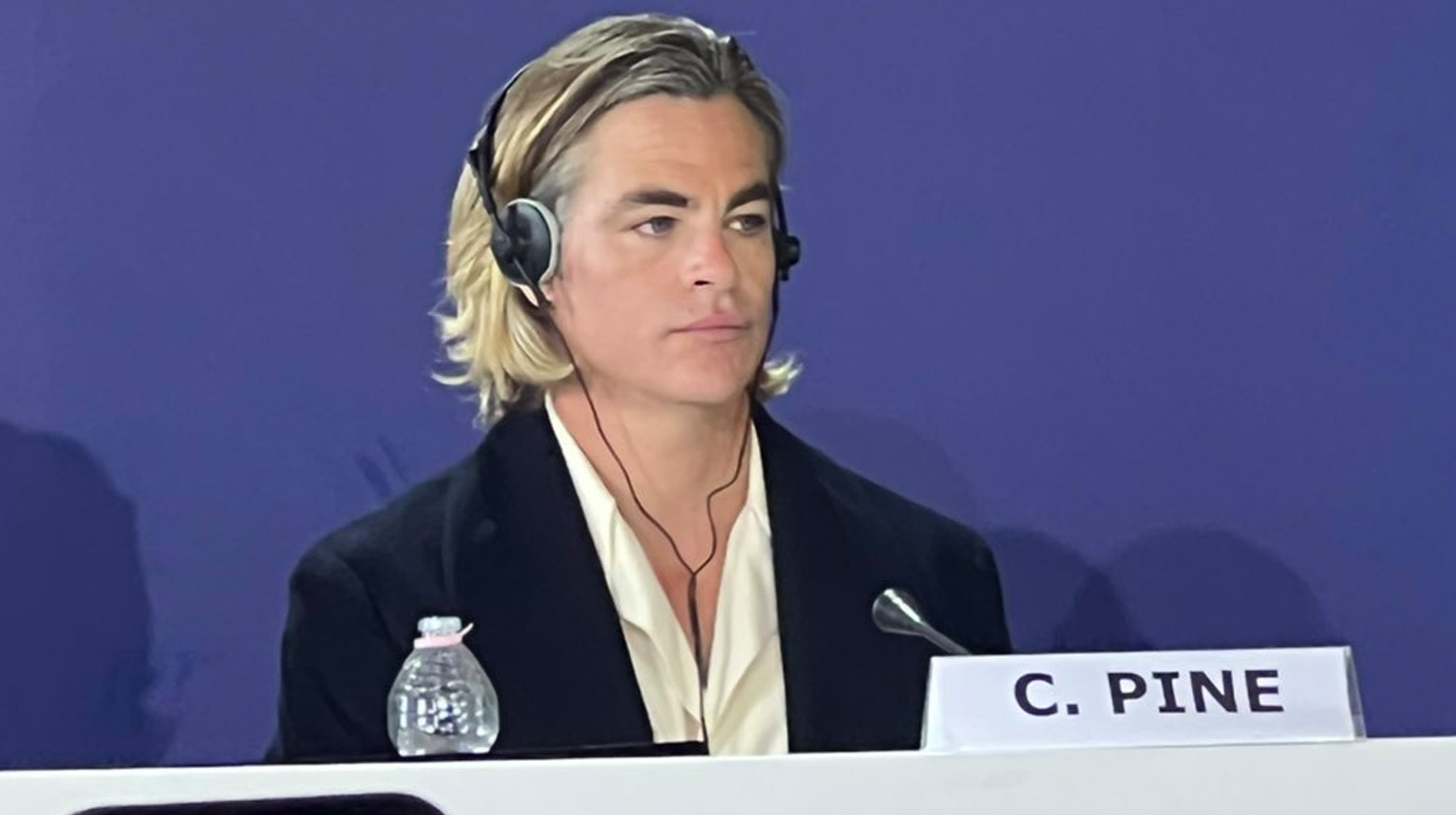 Dissociating Chris Pine / Chris Pine Tuning Out