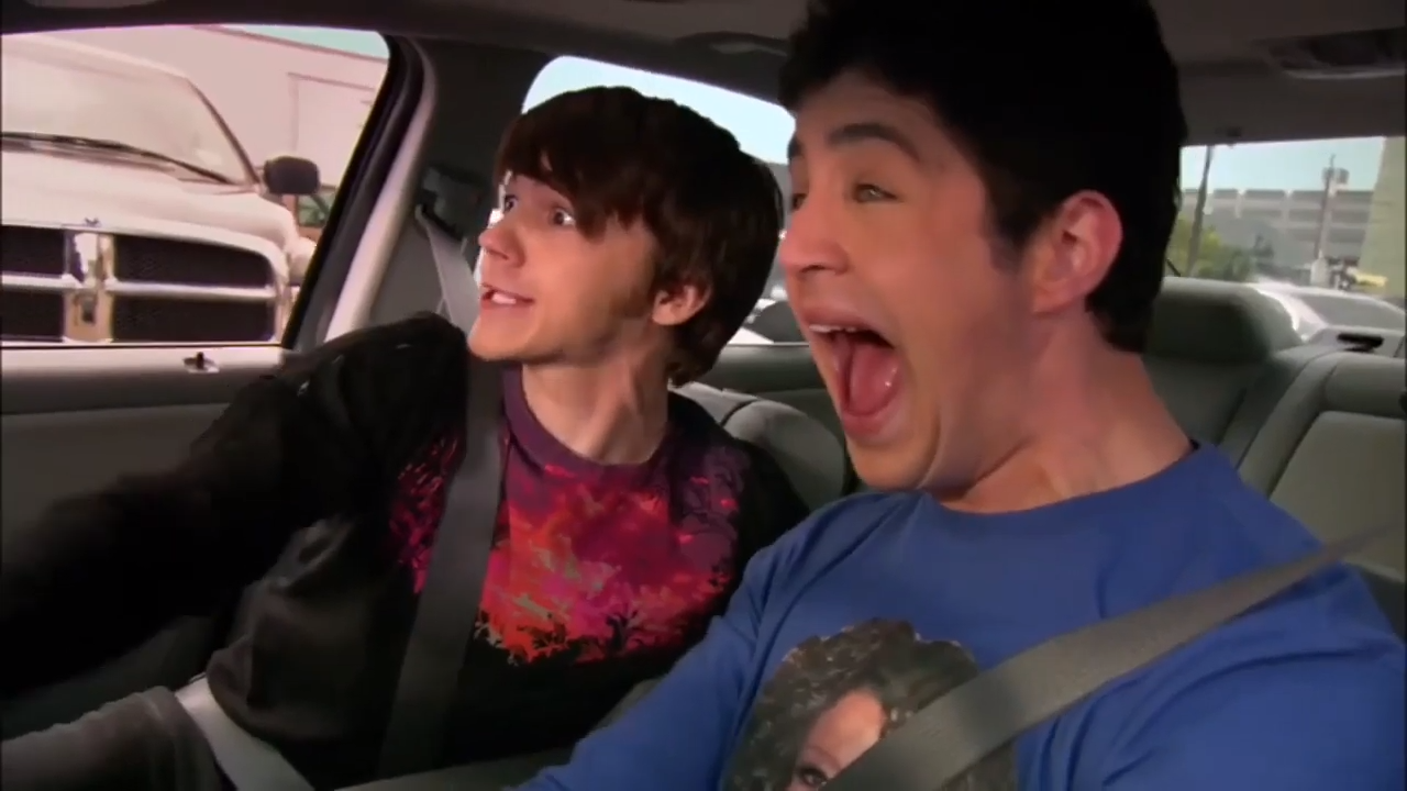 Drake and Josh Crash Meme Template