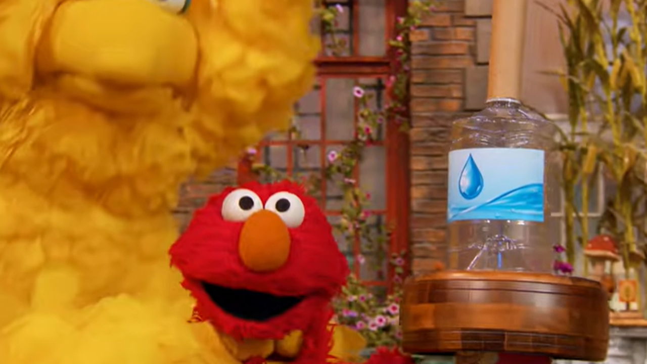 Elmo "Paper Towel Roll"