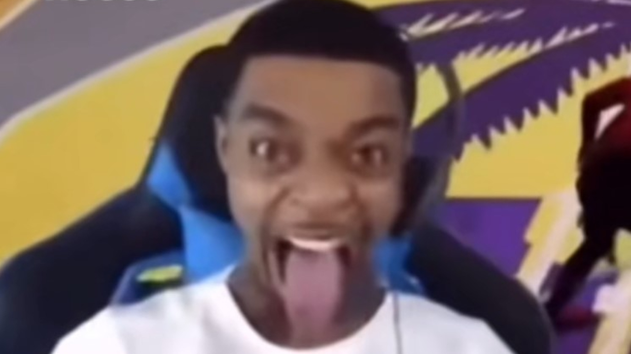 FlightReacts Tongue Out / How I Stare At X