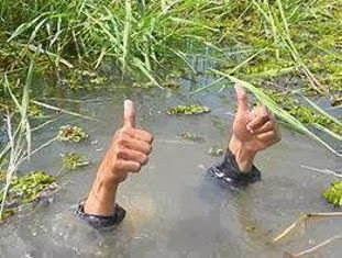 FLOODING THUMBS UP Meme Template