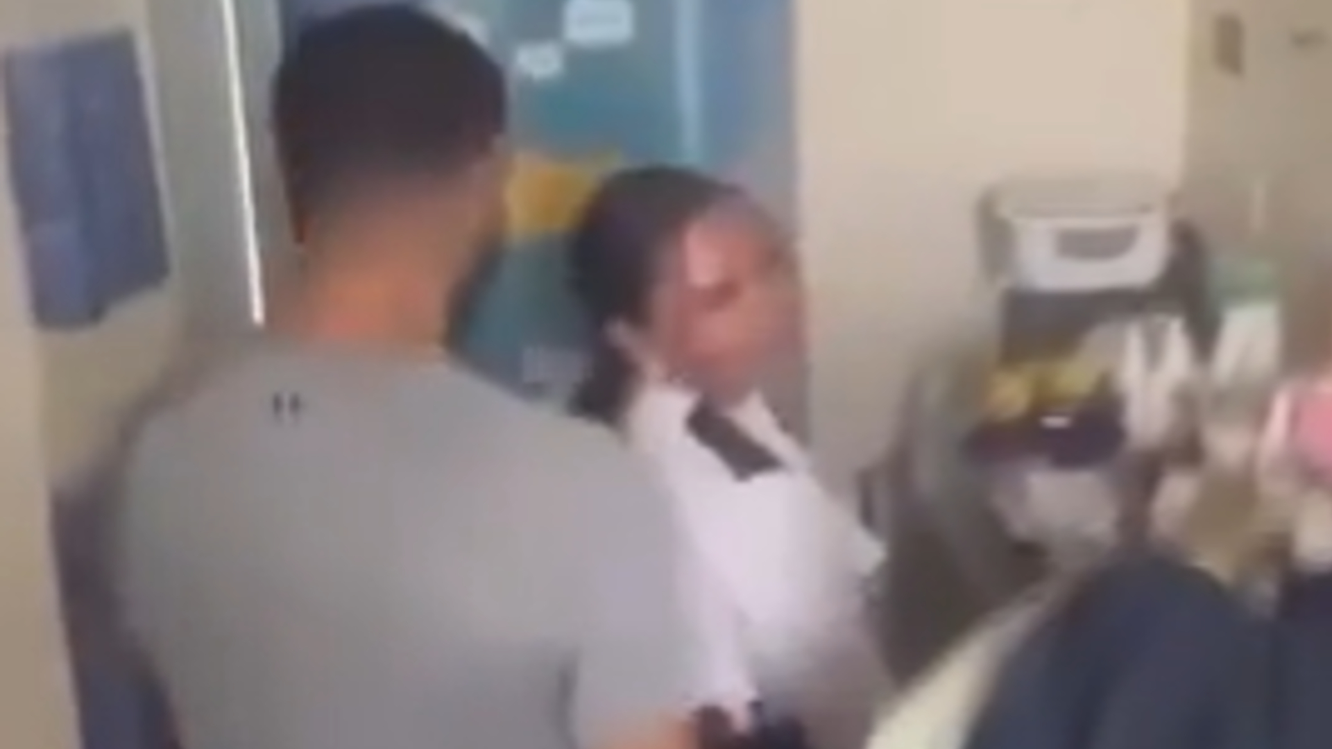 HMP Wandsworth Prison Guard Video With Inmate