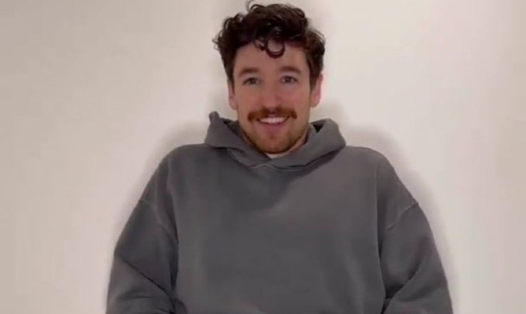 Hole_Next_Door / HoleNextDoor / Twitter Hole Guy