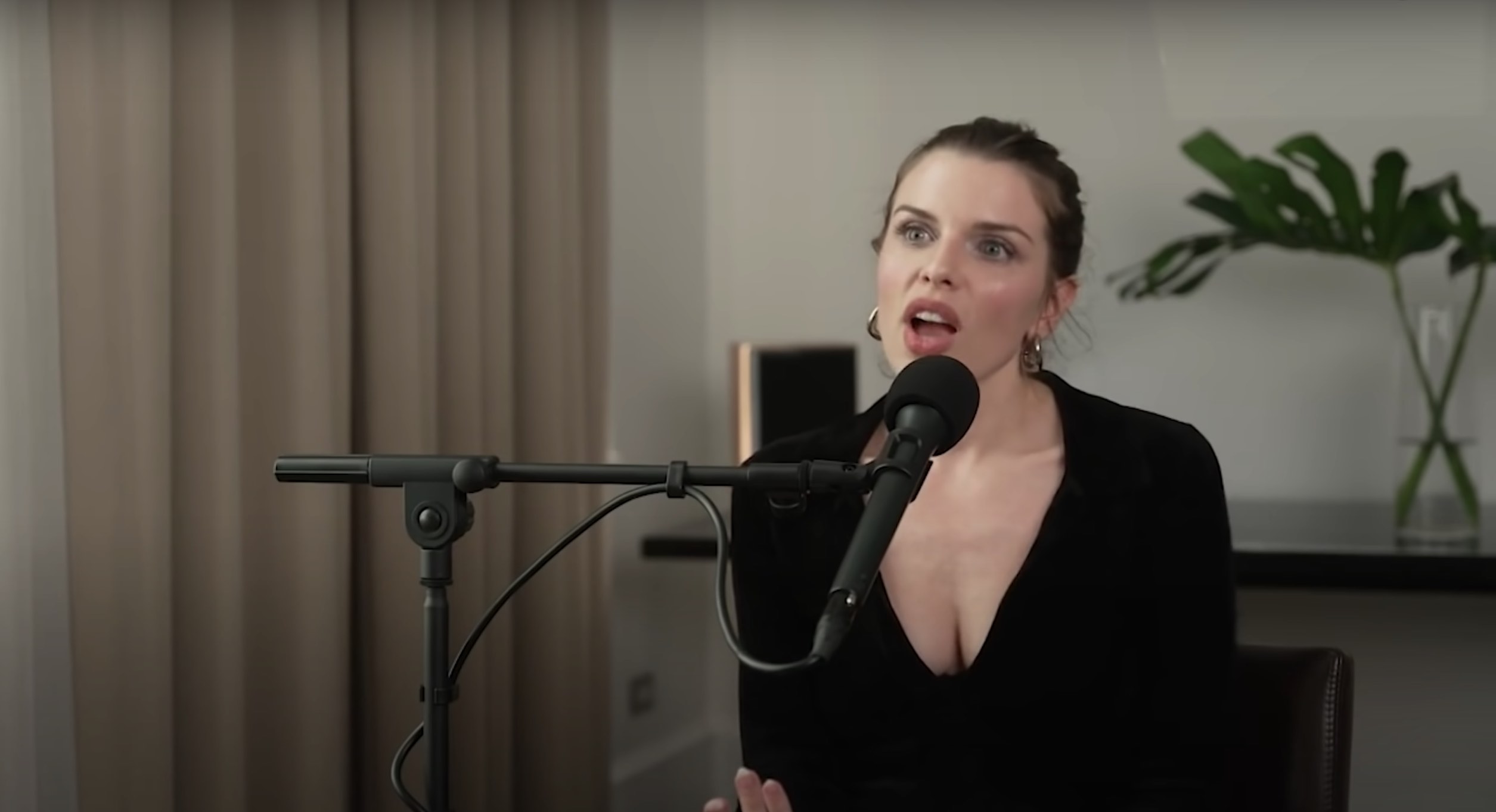 Julia Fox "Uncut Jams"