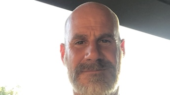 Just a Normal Single Guy Scrolling and DC4L Meme Template