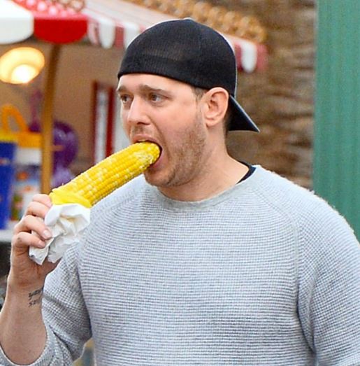 Michael Buble Doesn't Know How to Eat Corn on the Cob