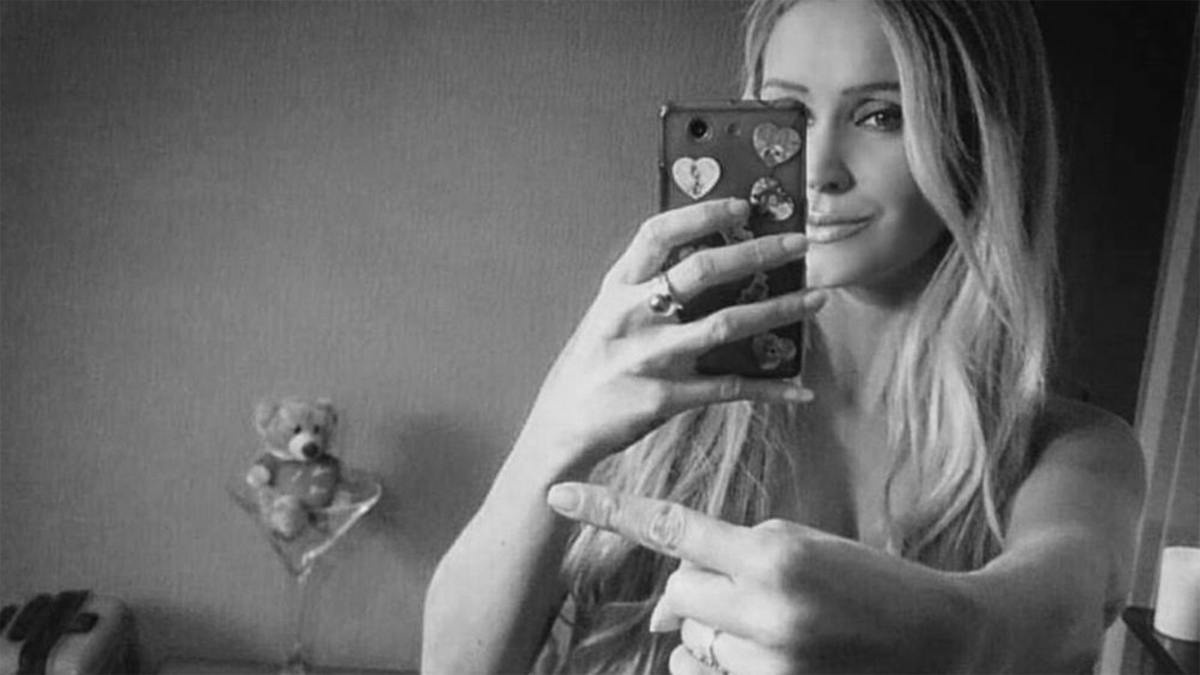 One Finger Selfie Challenge