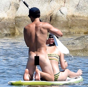 Orlando Bloom's Nude Photos Meme Template