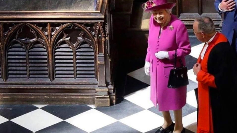 Queen Elizabeth Chess Moves