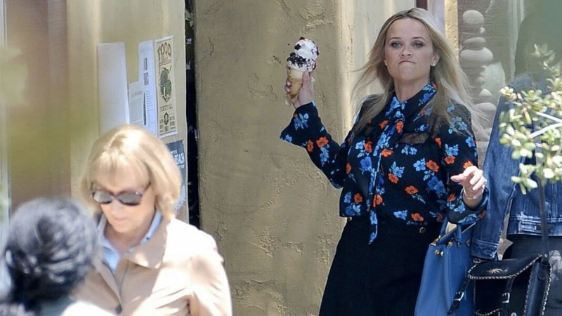 Reese Witherspoon Throwing Ice Cream