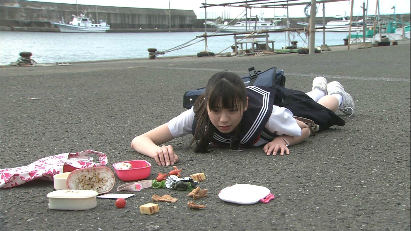 Schoolgirl Spilling Her Lunch / Arigatou Obama-san