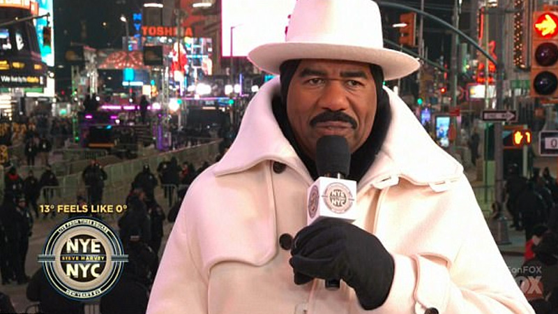 Steve Harvey's White New Year's Eve Outfit