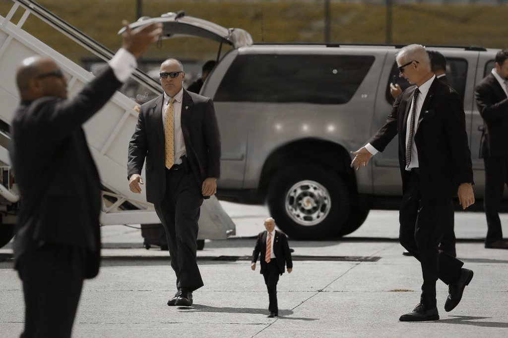 Tiny Trumps