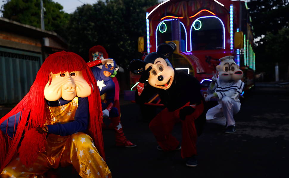 Trenzinho Carreta Furacão Meme Template